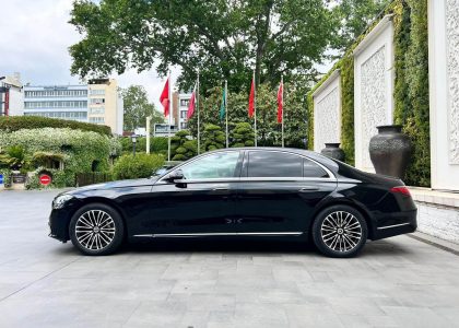 MERCEDES E CLASS ( 3 kişilik ) 1